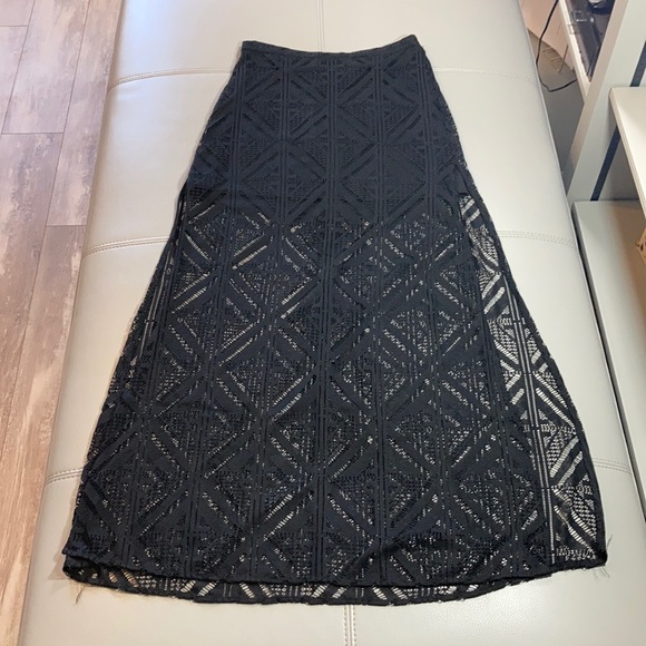 Lace Overlay Skirt - Picture 2 of 2